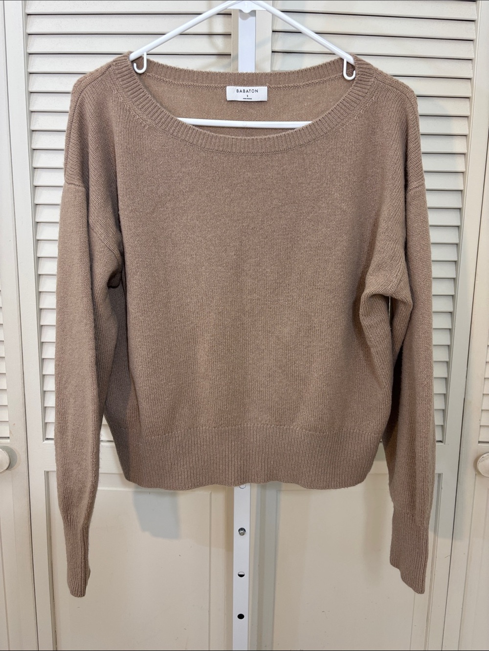 Aritzia Babaton Session Luxe Cashmere Sweater in Beige Small